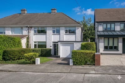 /international/ie/12-leopardstown-gardens-stillorgan-dublin-210109673445/