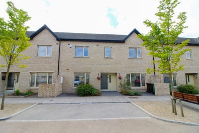 /international/ie/7-parklands-gables-saggart-dublin-210109676543/