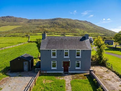 /international/ie/caherscullibeen-ballydavid-kerry-210119897889/