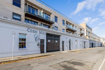 /international/ie/apt-18-corn-mill-distillery-road-dublin-3-dublin-210110360387/