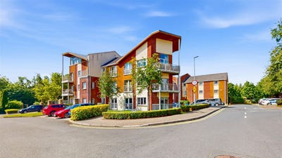 /international/ie/111-grianan-fidh-aiken-s-village-stepaside-dublin-18-stepaside-dublin-210109679816/