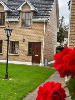 /international/ie/28-wentworth-place-naas-kildare-210109682811/