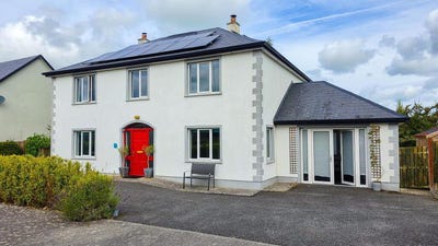 /international/ie/1-chestnut-grove-tulsk-roscommon-210110052996/