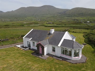 /international/ie/ballycurrane-ballydavid-kerry-210109674227/