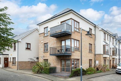 /international/ie/13-the-court-robswall-malahide-dublin-210119776397/
