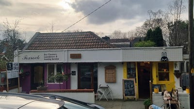/international/ie/1-orchard-cottages-brighton-road-dublin-18-dublin-210109676846/