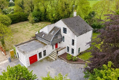 /international/ie/curryhills-prosperous-kildare-210109674987/
