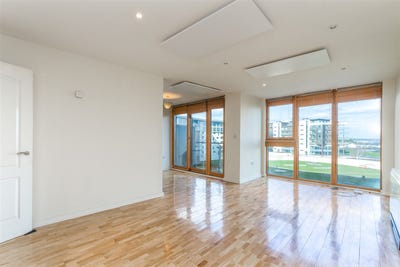 /international/ie/the-crescent-dublin-12-dublin-210109684571/