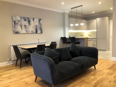 /international/ie/55-stillorgan-gate-kilmacud-road-upper-dundrum-tipperary-210109685935/