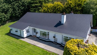 /international/ie/double-bedroom-with-en-suite-private-sitting-room-rathnabo-blessington-wicklow-210110360468/