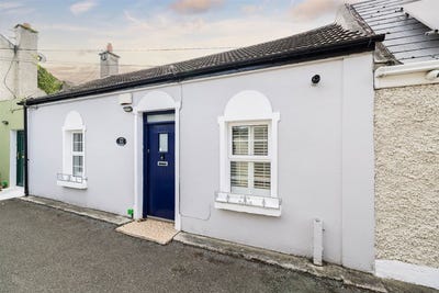 /international/ie/hazel-cottage-6-the-square-skerries-dublin-210109686870/