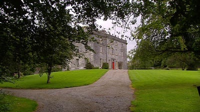 /international/ie/castle-ffrench-ballinamore-bridge-galway-210119897906/