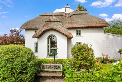 /international/ie/genista-cottage-drishoge-ballyboughal-dublin-210119788841/