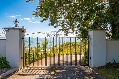 /international/ie/5-rockfield-park-brittas-bay-wicklow-210109679722/