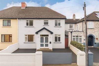 /international/ie/dermville-old-dublin-road-stillorgan-dublin-210109721103/
