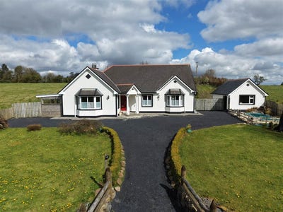 /international/ie/caher-castlerea-galway-210109867133/