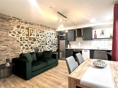 /international/ie/apt-5-fiddle-bow-48-dominick-street-lower-galway-48-dominick-street-lower-galway-210110353498/