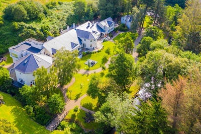 /international/ie/drayton-manor-three-mile-water-brittas-bay-wicklow-210109674569/