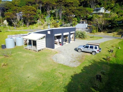 /international/nz/17-garden-road-great-barrier-island-auckland-380119842219/