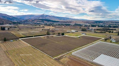 /international/nz/fraser-road-alexandra-central-otago-lakes-district-380120025389/