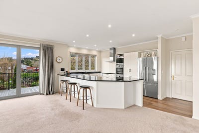 /international/nz/17-orchard-grove-east-taieri-otago-380119872343/