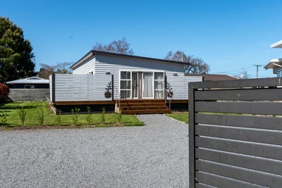 /international/nz/32-sackville-street-martinborough-wairarapa-380120025746/