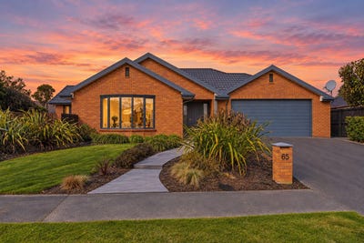 /international/nz/65-becmead-drive-harewood-canterbury-380119935659/