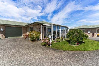 /international/nz/50-8-village-place-tuakau-auckland-380119865378/