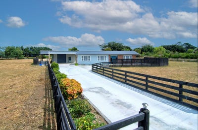 /international/nz/37-chester-road-carterton-wairarapa-380119846976/