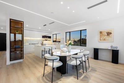 /international/nz/11-awanui-road-red-beach-auckland-380119877558/