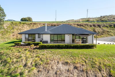 /international/nz/411-tuhikaramea-road-temple-view-waikato-380119939083/