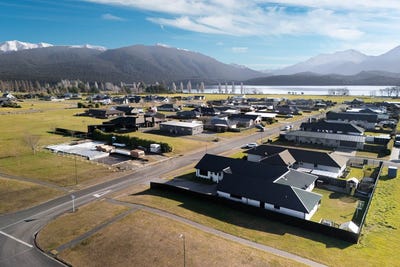 /international/nz/4-acheron-way-te-anau-southland-380119863531/
