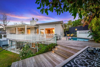 /international/nz/1a-agathis-avenue-mairangi-bay-auckland-380119876353/