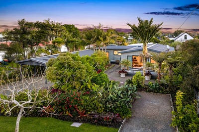 /international/nz/13-harbour-view-road-point-wells-auckland-380120077567/