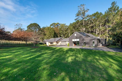 /international/nz/108-paremoremo-road-lucas-heights-auckland-380119816989/