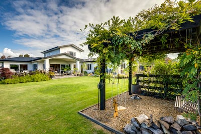 /international/nz/73-mcelwee-street-jervoistown-hawkes-bay-380119856626/