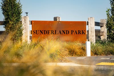 /international/nz/lot-lots-1-97-sunderland-park-clyde-central-otago-lakes-district-380119848530/