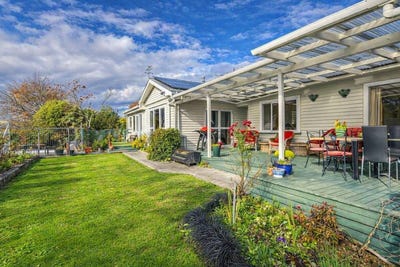 /international/nz/12-ireland-road-waipawa-hawkes-bay-380119822553/