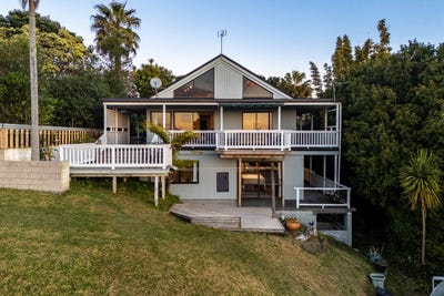 /international/nz/218-whangaparaoa-road-red-beach-auckland-380119877538/