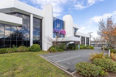 /international/nz/17-sir-william-pickering-drive-burnside-canterbury-380119826638/