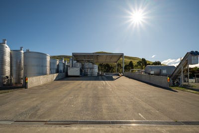 /international/nz/21-cloudy-bay-drive-riverlands-marlborough-380119941267/