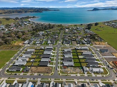 /international/nz/28-mataikokako-loop-kawakawa-bay-auckland-380119825824/