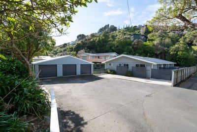/international/nz/80-airlie-road-plimmerton-wellington-380119866352/