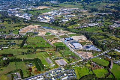 /international/nz/17-19-spedding-road-whenuapai-auckland-380119821934/