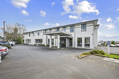 /international/nz/136-whangaparaoa-road-red-beach-auckland-380119935672/