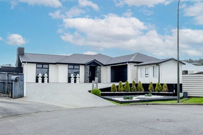 /international/nz/8-higgins-place-paroa-west-coast-380119853807/