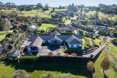 /international/nz/39-rautahi-terrace-redvale-auckland-380119808637/