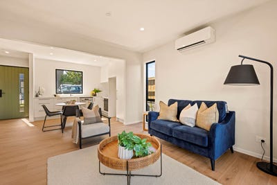 /international/nz/19-27-herenga-way-mount-roskill-auckland-380119866164/