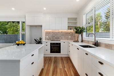 /international/nz/27-st-hill-lane-havelock-north-hawkes-bay-380120077340/