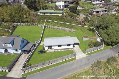 /international/nz/2-hughan-craig-place-gate-pa-bay-of-plenty-380120078437/